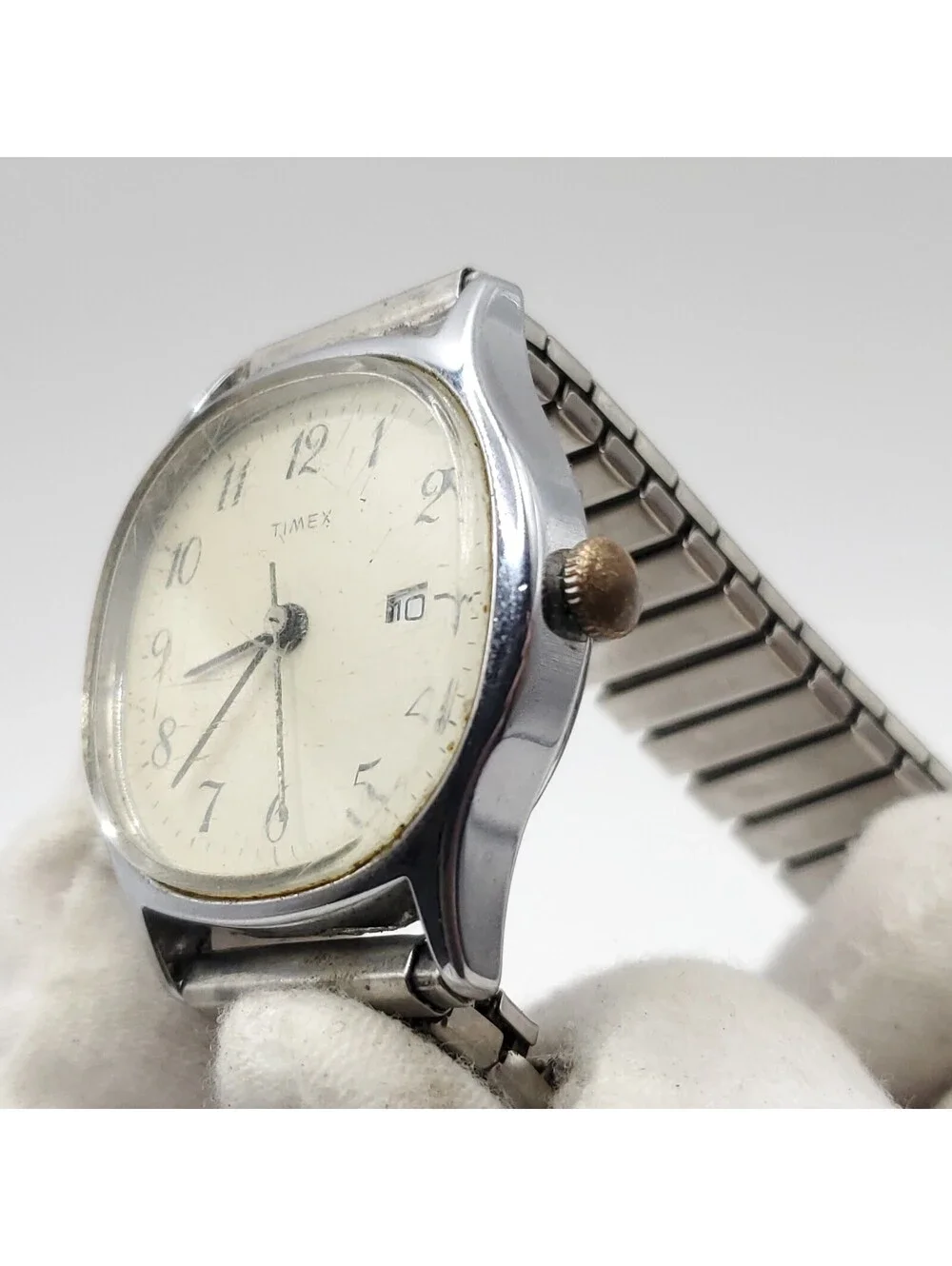 Vintage Timex Mechanical 32mm Date Dial Watch For Parts Or Repair
